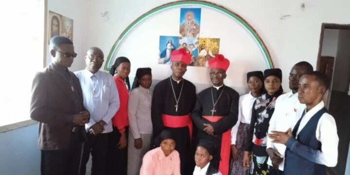 Neu bekehrte Palmarianische Katholische Gläubige in Kongo-Kinshasa
