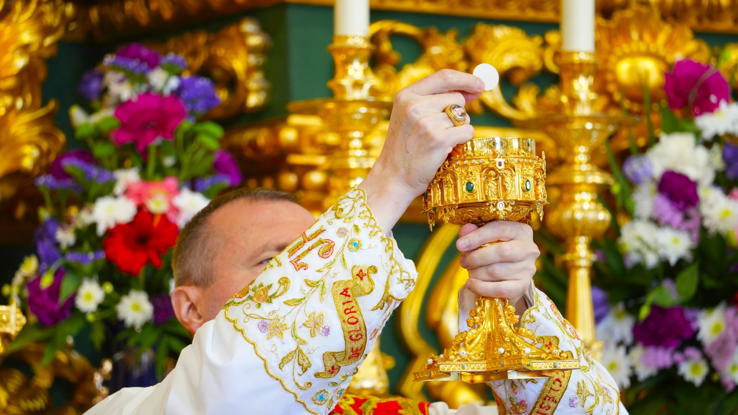 Neu! Warum bestehen die eucharistischen Wunder fort, trotz des Abfalls von Rom?